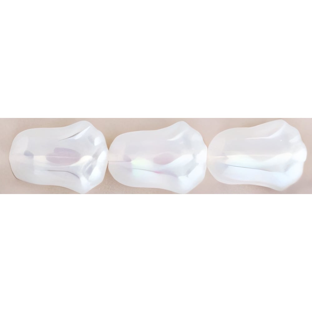 Czech Tulips 12 x 8mm Luster Iris - Milky White (25pcs)