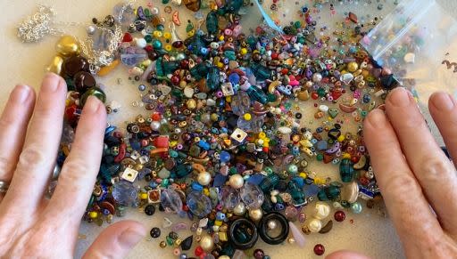 Mr. Kitty's Big Bead Bonanza™ Beads Mix Reveal