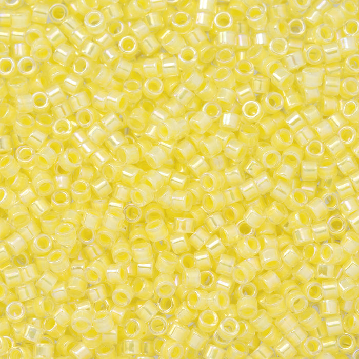 Toho Aiko Seed Beads, 11/0 #770 'Yellow-Lined Crystal' (4 Grams)