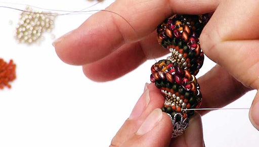 How to Do Cellini Spiral Stitch Using Two Hole Beads