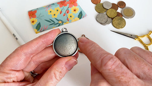 Quick Tip: Use Coins as Templates for Round Bezel Settings