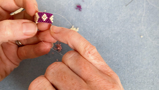 Two Methods for Odd-Count Peyote Stitch Turnarounds