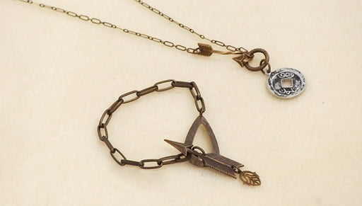 How to Create Creative Clasps in Jewelry Making with Vintaj