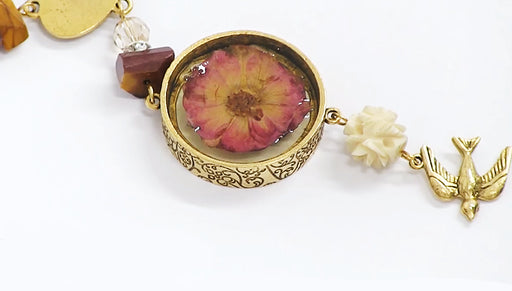 How to Incorporate Organic Matter into 2-Part Resin by Becky Nunn