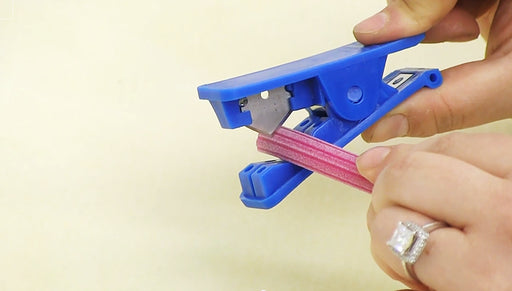 How to Use the Cord Cutting Tool for Regaliz Bracelet Cord