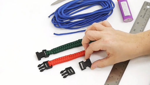 How to Make a Fishtail Paracord Bracelet