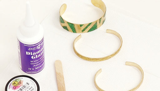 How to Use Diamond Glaze with Glitter for a Permanent Adhesive