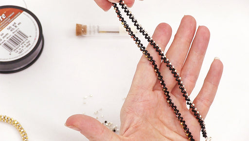 How to Right Angle Weave the La Siene Bracelet