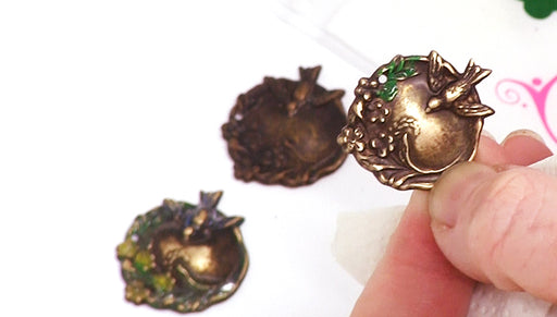How to Add Patina and Magic-Glos to a Vintaj Pendant