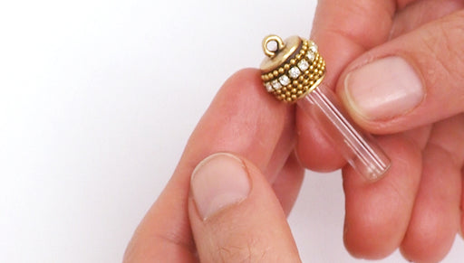 How to Embellish an Itsy Bottle with Rhinestone Cup Chain by Becky Nunn