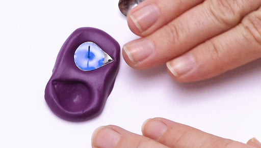 Quick Tip: Using Silicone Molding Putty for Leveling Resin