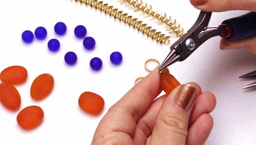 How to Make the Sunset Sail Necklace featuring Sea Glass and Fishbone Chain