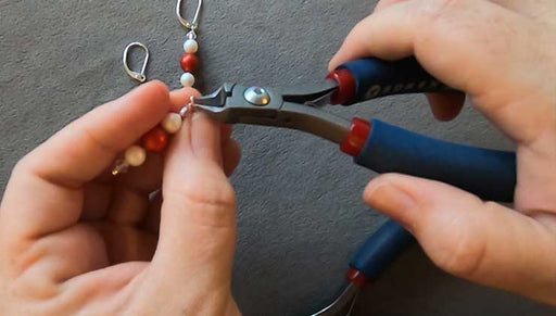 Quick & Easy DIY Jewelry: How to Make the Sweet Holiday Earrings